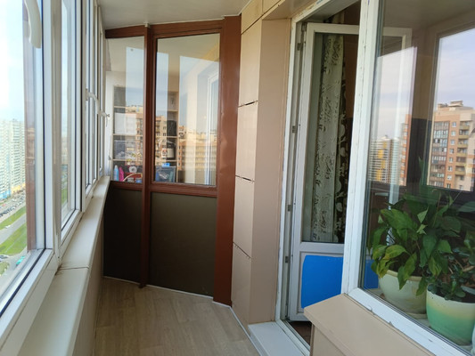 Продам трехкомнатную (3-комн.) квартиру, Шуваловский пр-кт, 41к1, Санкт-Петербург г