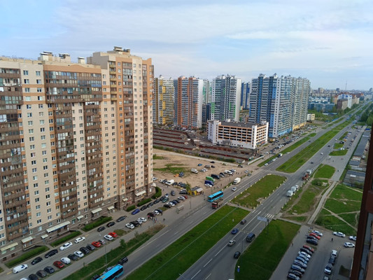 Продам трехкомнатную (3-комн.) квартиру, Шуваловский пр-кт, 41к1, Санкт-Петербург г