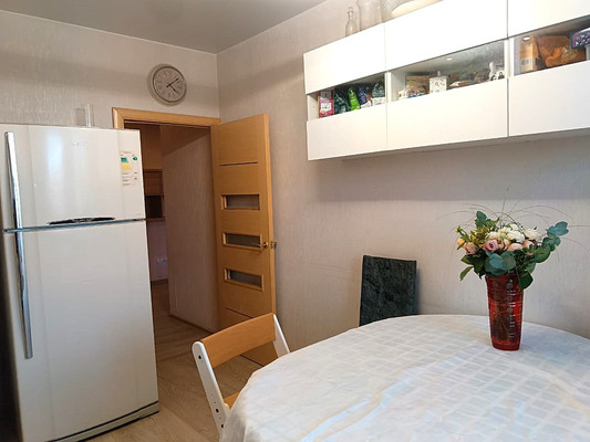 Продам трехкомнатную (3-комн.) квартиру, Шуваловский пр-кт, 41к1, Санкт-Петербург г