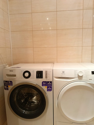 Продам трехкомнатную (3-комн.) квартиру, Шуваловский пр-кт, 41к1, Санкт-Петербург г