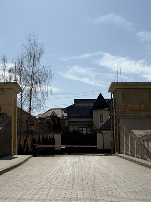 Продам трехкомнатную (3-комн.) квартиру, Ленина пр-кт, 1кД, Нальчик г