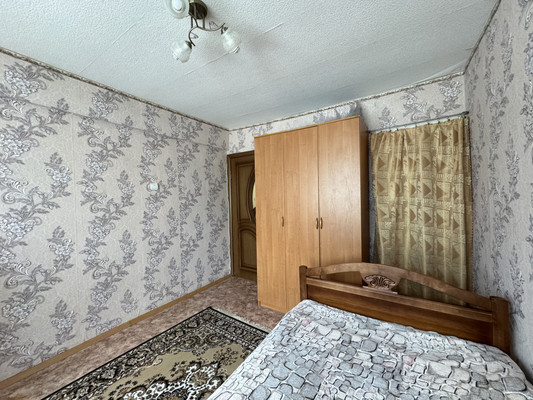 Продам двухкомнатную (2-комн.) квартиру, Молодой Гвардии ул, 58к1, Брянск г