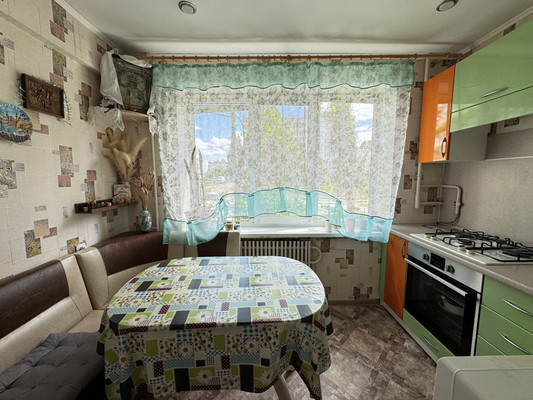Продам двухкомнатную (2-комн.) квартиру, Молодой Гвардии ул, 58к1, Брянск г