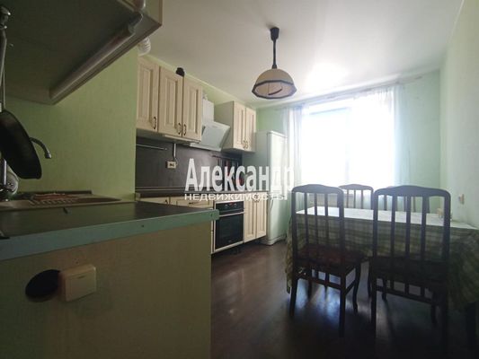 Продам однокомнатную (1-комн.) квартиру, Школьная ул, 11к1, Бугры п