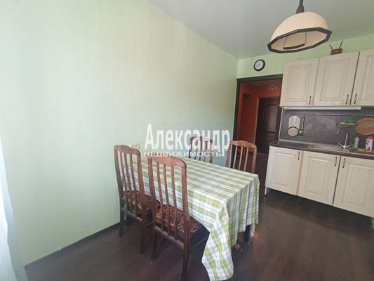 Продам однокомнатную (1-комн.) квартиру, Школьная ул, 11к1, Бугры п