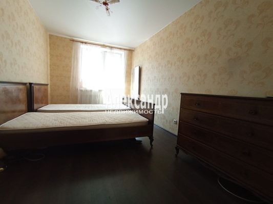 Продам однокомнатную (1-комн.) квартиру, Школьная ул, 11к1, Бугры п