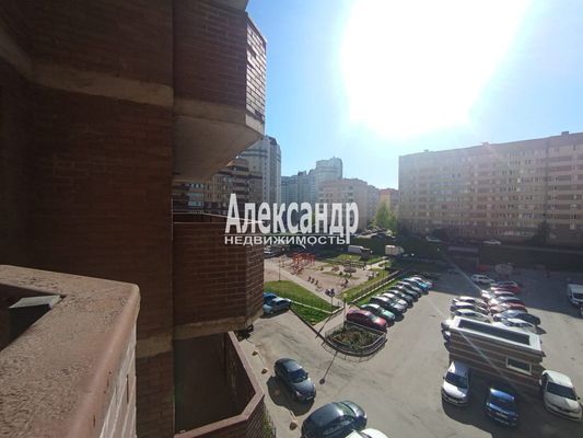 Продам двухкомнатную (2-комн.) квартиру, Воронцовский б-р, 14к4, Мурино п
