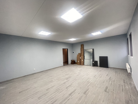 Продам коммерческое помещение 40 м2, Пражский б-р, 1, Гурьевск г