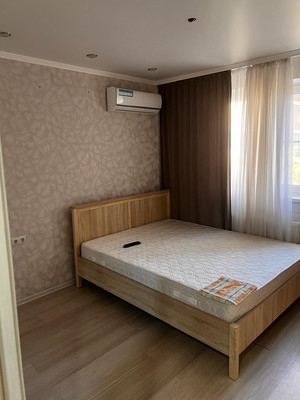 Сдам однокомнатную (1-комн.) квартиру, Западный Обход ул, 42к6, Краснодар г