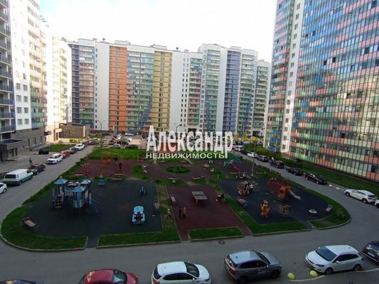 Продам двухкомнатную (2-комн.) квартиру, Воронцовский б-р, 14к4, Мурино п