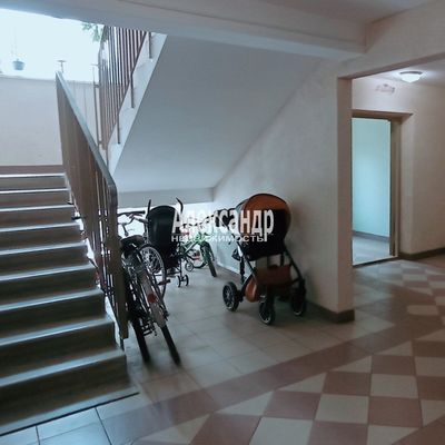 Продам однокомнатную (1-комн.) квартиру, Верхняя ул, 1к2, Низино д