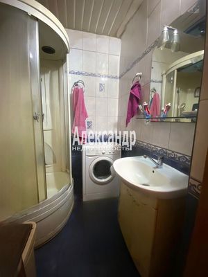 Продам трехкомнатную (3-комн.) квартиру, Народная ул, 65, Санкт-Петербург г