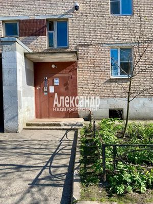 Продам трехкомнатную (3-комн.) квартиру, Народная ул, 65, Санкт-Петербург г