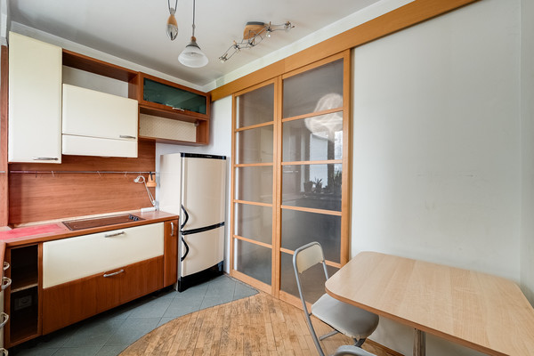 Продам двухкомнатную (2-комн.) квартиру, Флотская ул, 13к3, Москва г