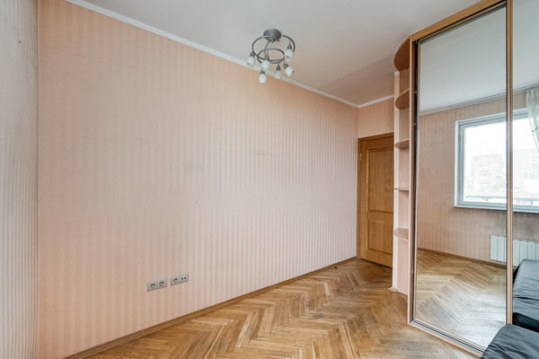 Продам двухкомнатную (2-комн.) квартиру, Флотская ул, 13к3, Москва г