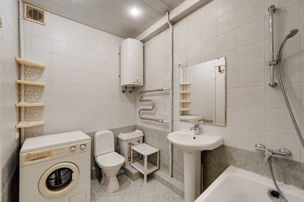 Продам двухкомнатную (2-комн.) квартиру, Флотская ул, 13к3, Москва г