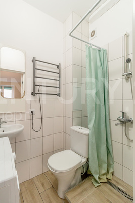 Продам двухкомнатную (2-комн.) квартиру, У.Громовой ул, 131 , Калининград г