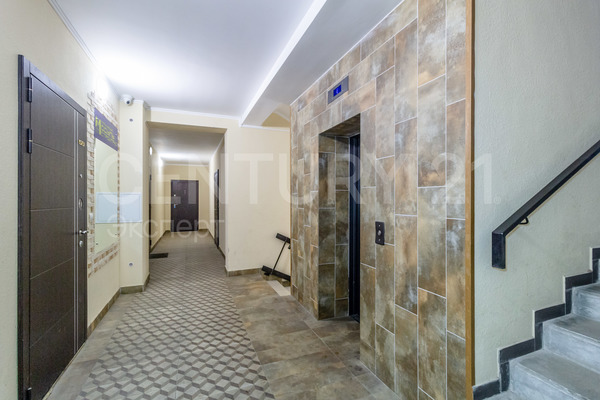 Продам двухкомнатную (2-комн.) квартиру, У.Громовой ул, 131 , Калининград г