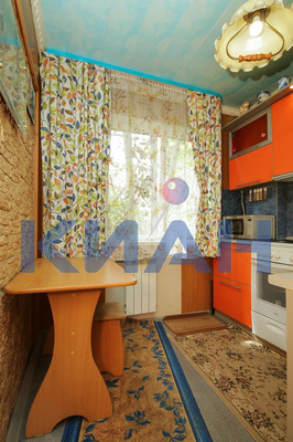 Продам двухкомнатную (2-комн.) квартиру, 60 лет Октября ул, 51, Красноярск г