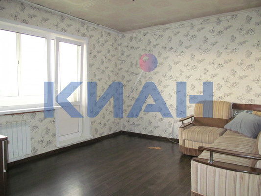 Продам двухкомнатную (2-комн.) квартиру, Джамбульская ул, 19кВ, Красноярск г
