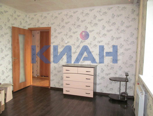 Продам двухкомнатную (2-комн.) квартиру, Джамбульская ул, 19кВ, Красноярск г