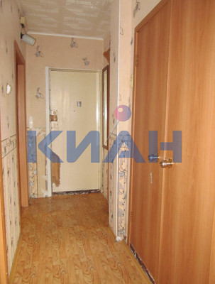 Продам двухкомнатную (2-комн.) квартиру, Джамбульская ул, 19кВ, Красноярск г