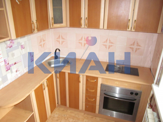 Продам двухкомнатную (2-комн.) квартиру, Джамбульская ул, 19кВ, Красноярск г