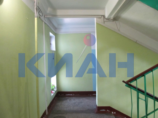 Продам двухкомнатную (2-комн.) квартиру, Джамбульская ул, 19кВ, Красноярск г