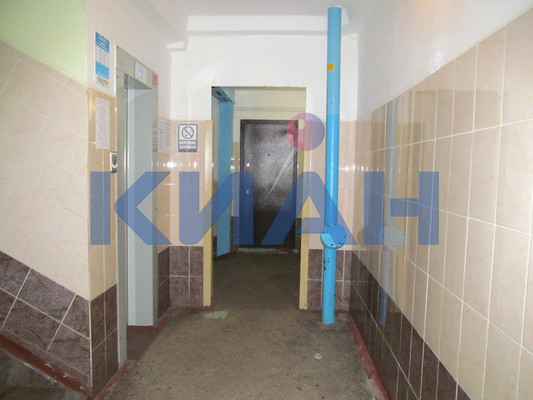 Продам двухкомнатную (2-комн.) квартиру, Джамбульская ул, 19кВ, Красноярск г