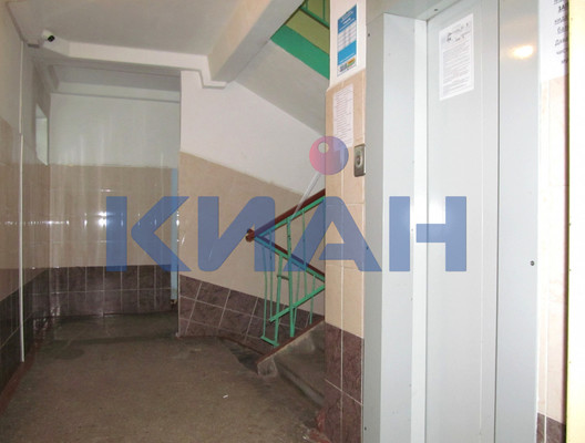 Продам двухкомнатную (2-комн.) квартиру, Джамбульская ул, 19кВ, Красноярск г