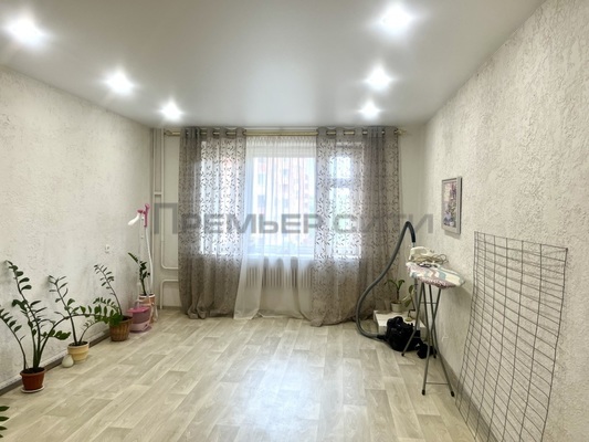 Продам трехкомнатную (3-комн.) квартиру, Калужского Ополчения ул, 5, Калуга г
