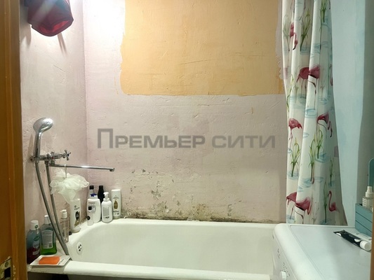 Продам трехкомнатную (3-комн.) квартиру, Калужского Ополчения ул, 5, Калуга г