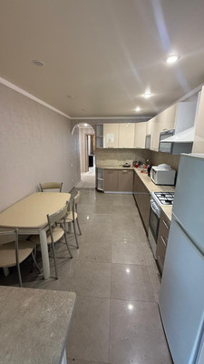 Продам трехкомнатную (3-комн.) квартиру, Лесная ул, 3, Бахчисарай г