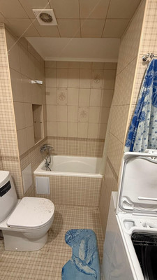 Продам трехкомнатную (3-комн.) квартиру, Лесная ул, 3, Бахчисарай г