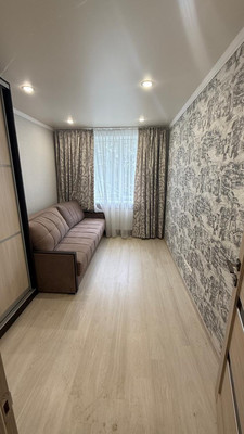 Продам трехкомнатную (3-комн.) квартиру, Лесная ул, 3, Бахчисарай г