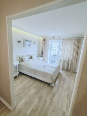 Продам трехкомнатную (3-комн.) квартиру, Бухарестская ул, 23Ак1, Санкт-Петербург г