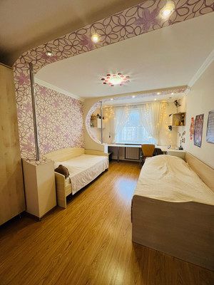 Продам трехкомнатную (3-комн.) квартиру, Свободы ул, 35/75, Сыктывкар г