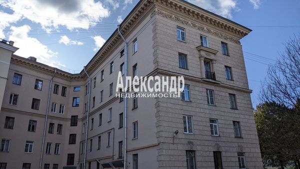 Продам комнату в 3-комн. квартире, Курляндская ул, д. 29/31, Санкт-Петербург г