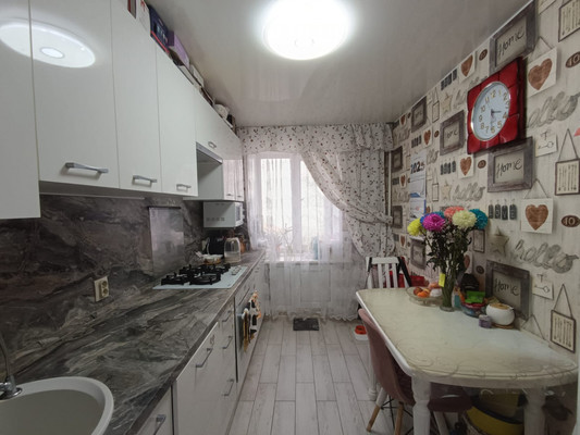 Продам трехкомнатную (3-комн.) квартиру, Полины Осипенко ул, 23, Ишим г