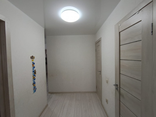 Продам трехкомнатную (3-комн.) квартиру, Полины Осипенко ул, 23, Ишим г