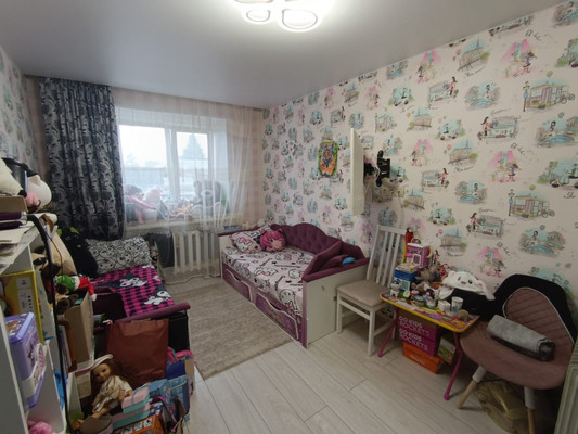 Продам трехкомнатную (3-комн.) квартиру, Полины Осипенко ул, 23, Ишим г