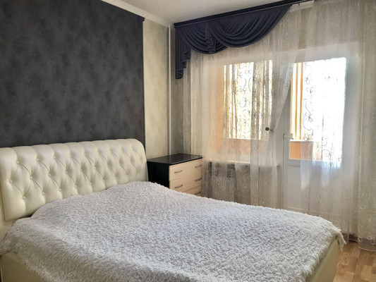 Продам трехкомнатную (3-комн.) квартиру, Карпинского ул, 37, Пенза г