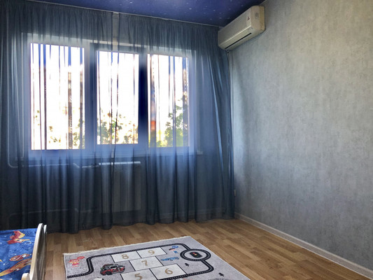 Продам трехкомнатную (3-комн.) квартиру, Карпинского ул, 37, Пенза г