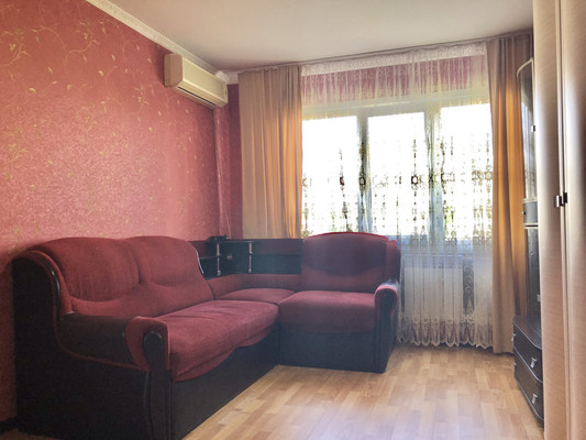 Продам трехкомнатную (3-комн.) квартиру, Карпинского ул, 37, Пенза г