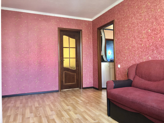Продам трехкомнатную (3-комн.) квартиру, Карпинского ул, 37, Пенза г