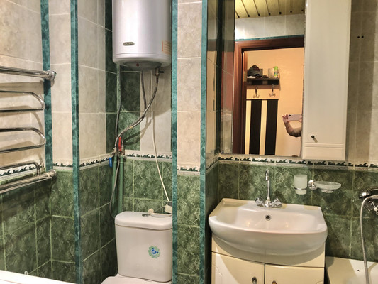 Продам трехкомнатную (3-комн.) квартиру, Карпинского ул, 37, Пенза г