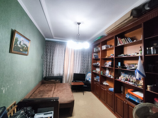 Продам многокомнатную квартиру, Московская ул, 2, Киров г