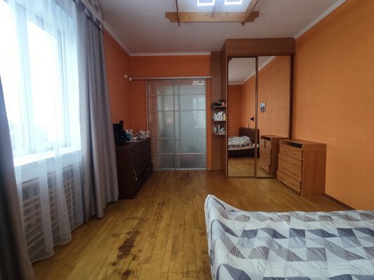 Продам многокомнатную квартиру, Московская ул, 2, Киров г