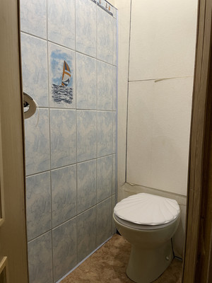 Продам трехкомнатную (3-комн.) квартиру, Лахтинская ул, 25Б, Санкт-Петербург г