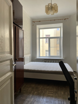 Продам трехкомнатную (3-комн.) квартиру, Лахтинская ул, 25Б, Санкт-Петербург г